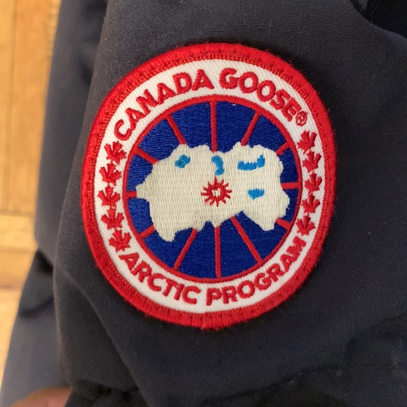 Canada Goose (Slim-Fit) - Picture 12 of 15
